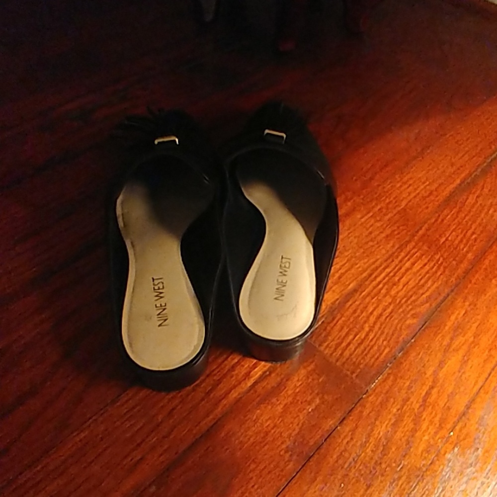 Shoe - Picture 2 of 2